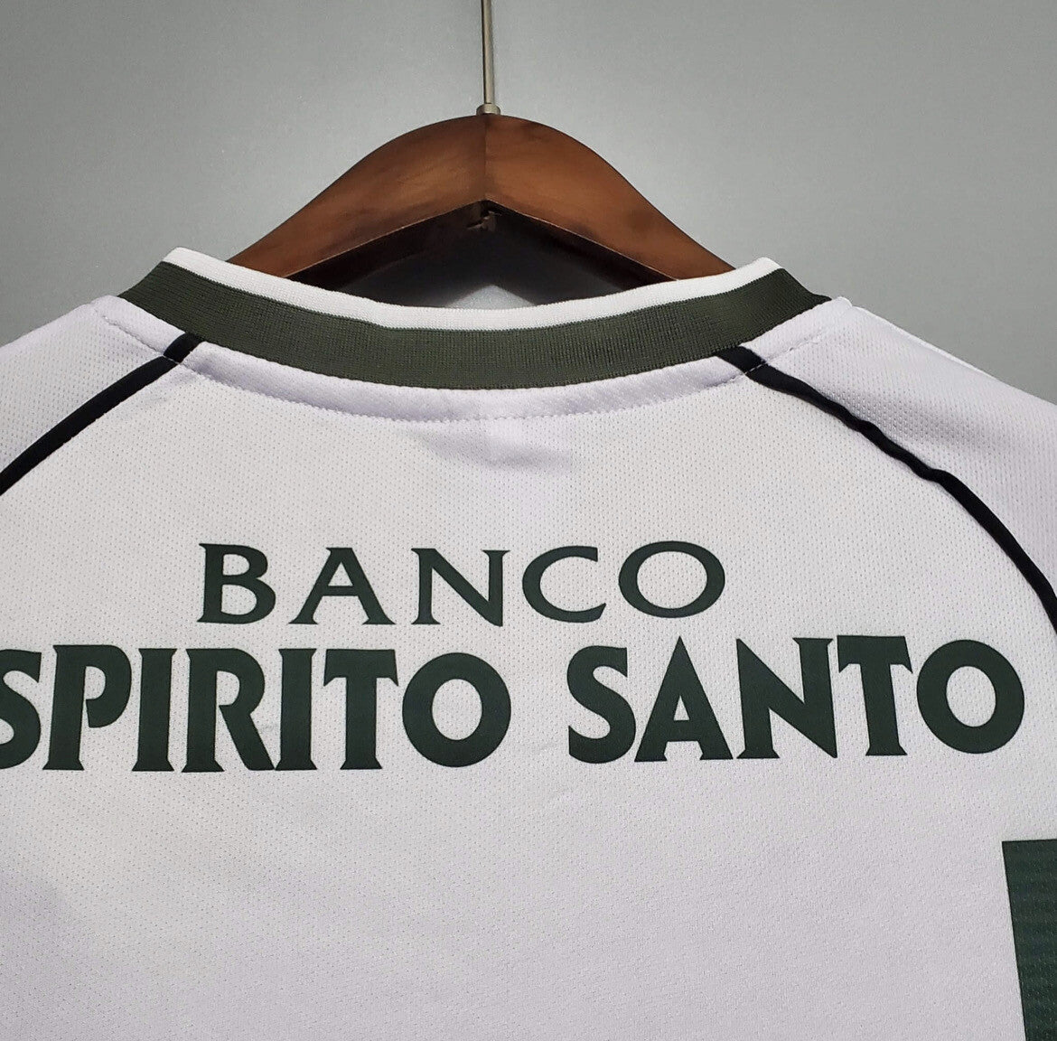 Sporting 2001-2002 Home Kit