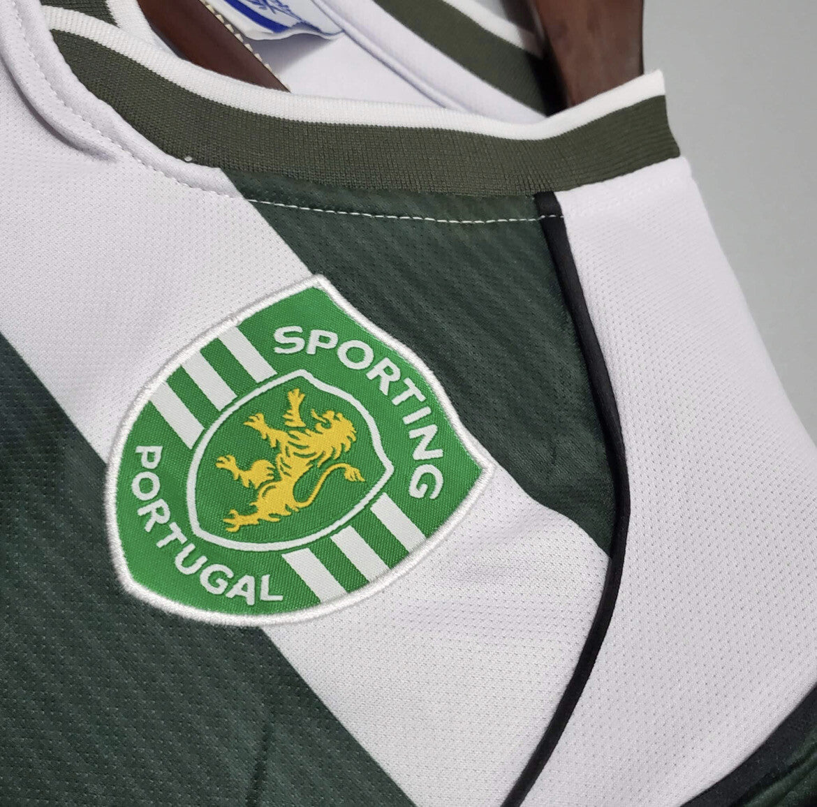 Sporting 2001-2002 Home Kit