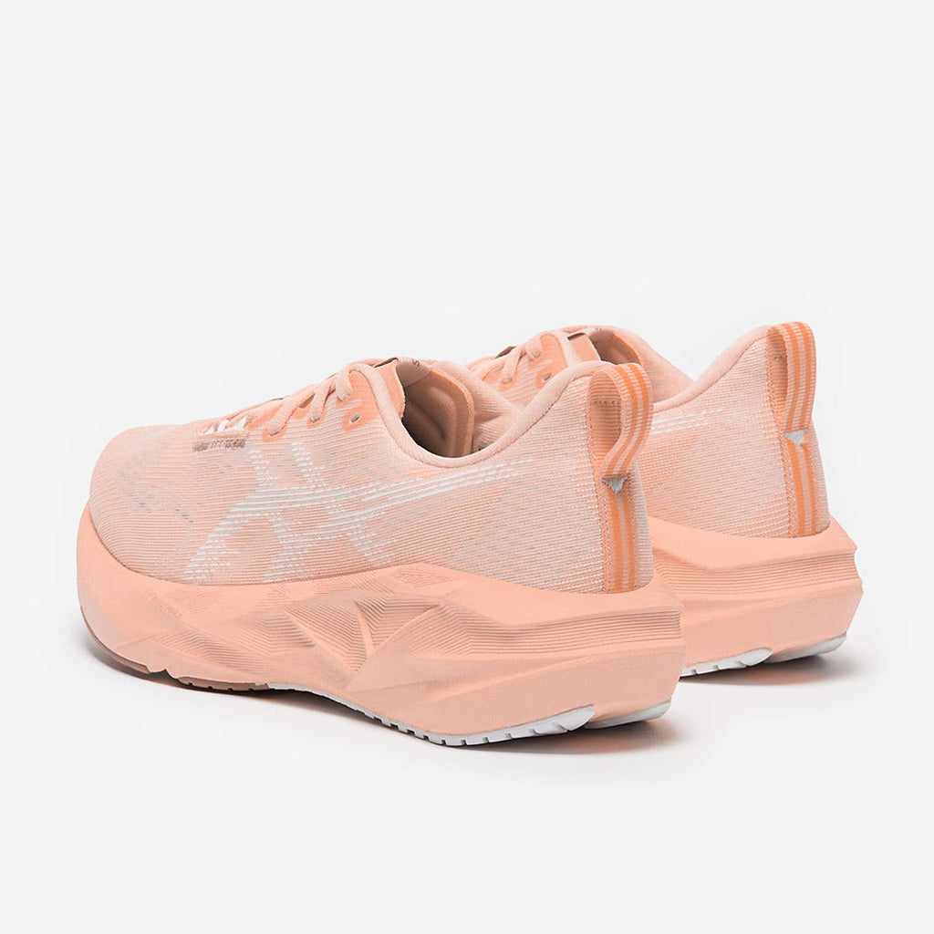 ASICS Women’s Novablast 5