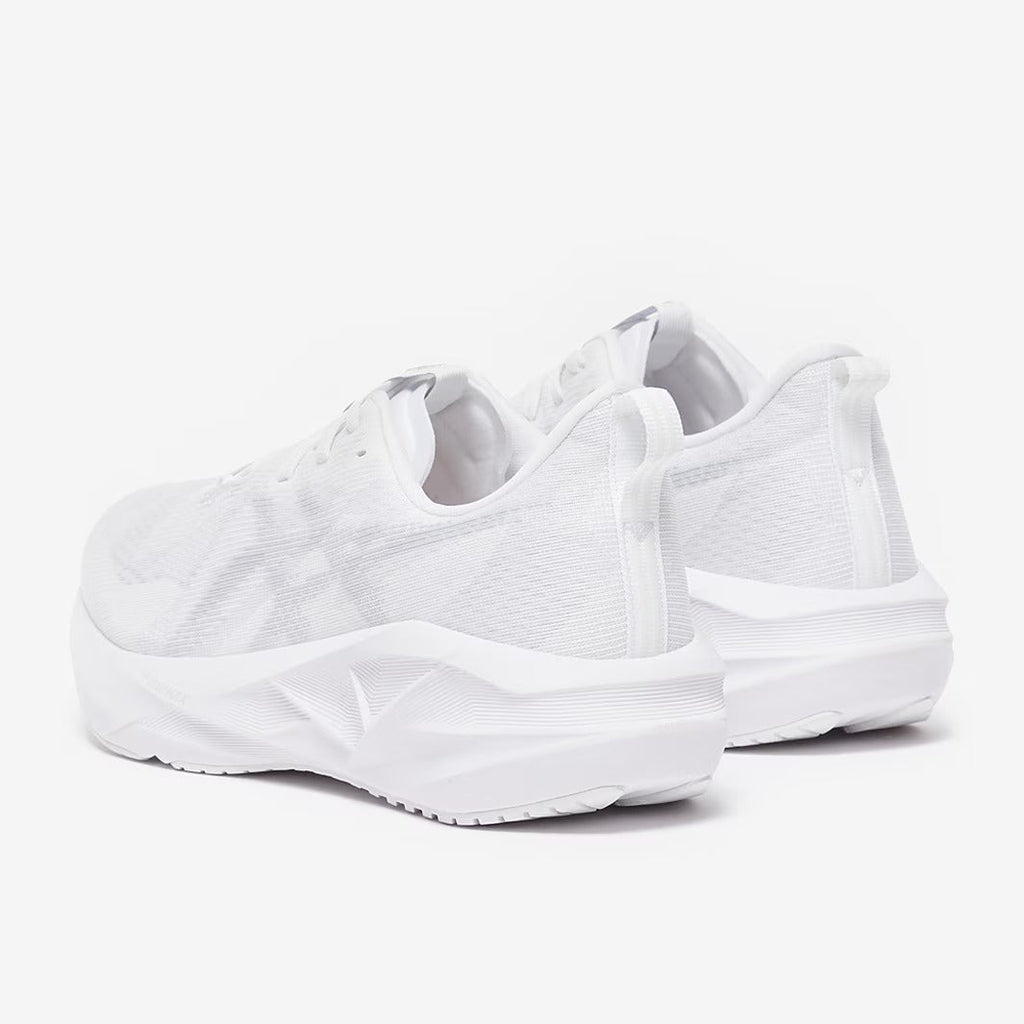 ASICS Novablast 5