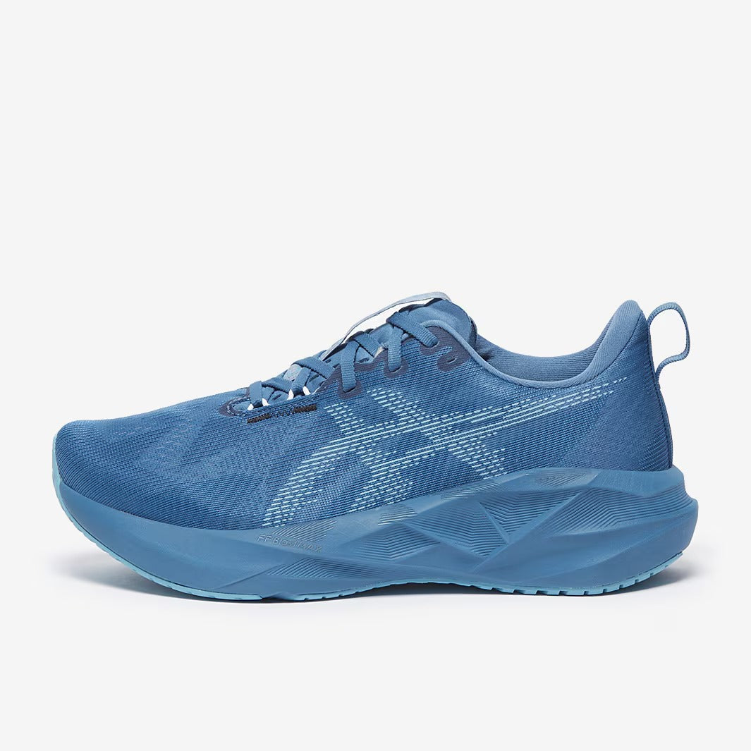 ASICS Novablast 5