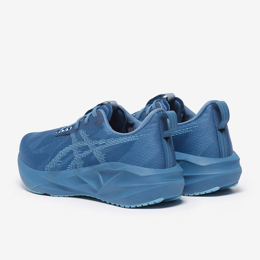 ASICS Novablast 5