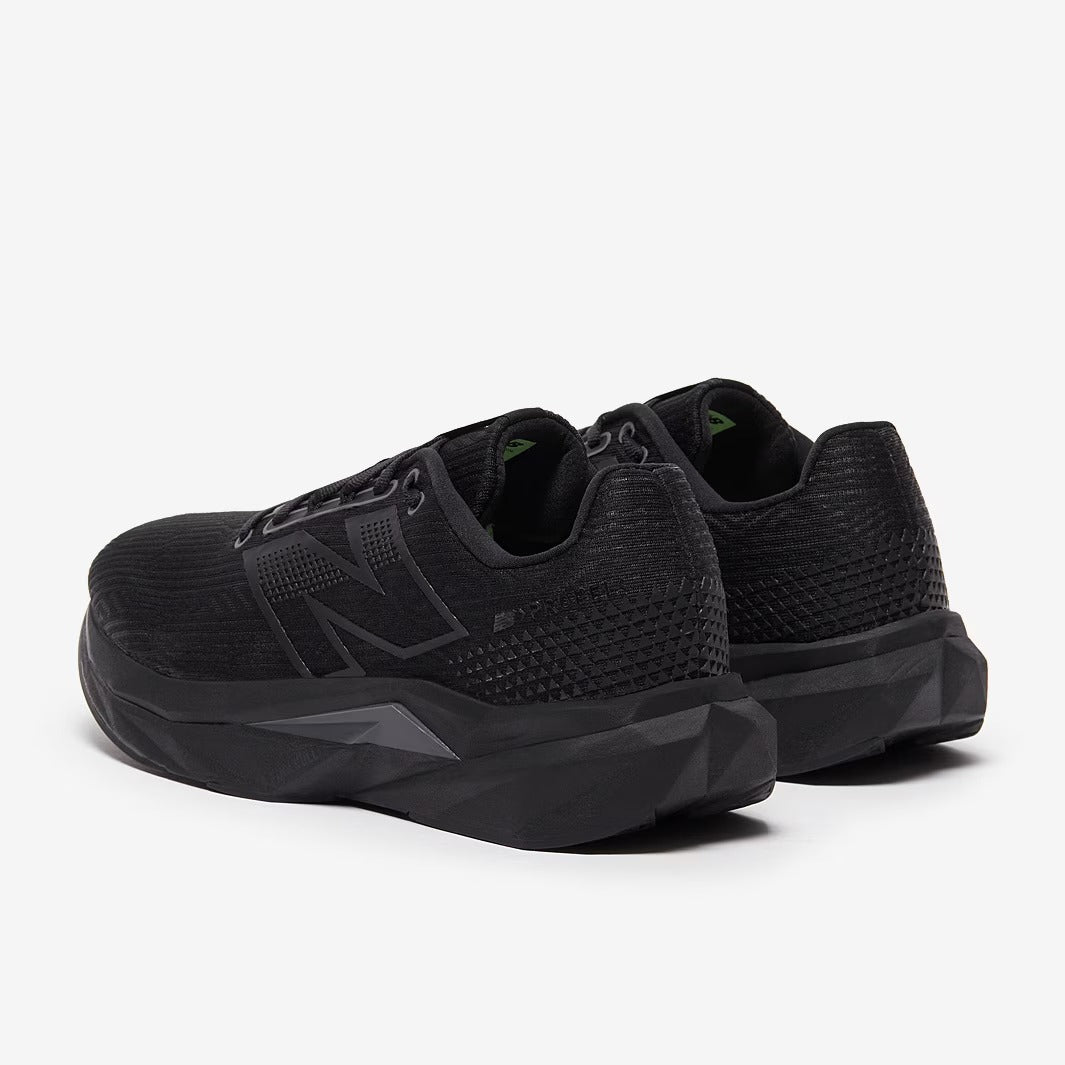 New Balance FuelCell Propel V5