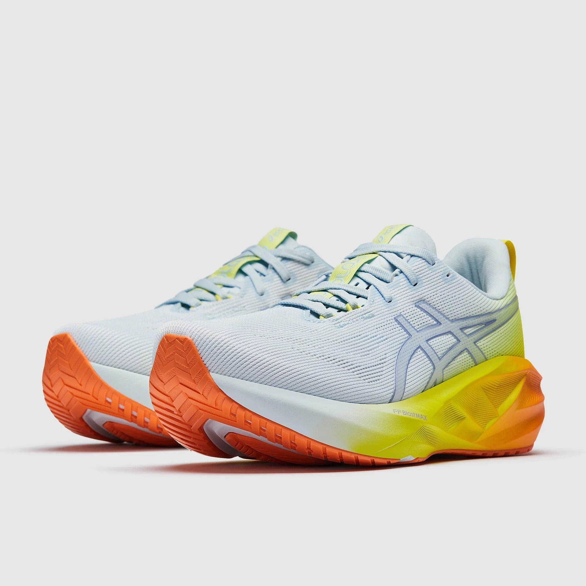 ASICS Novablast 5