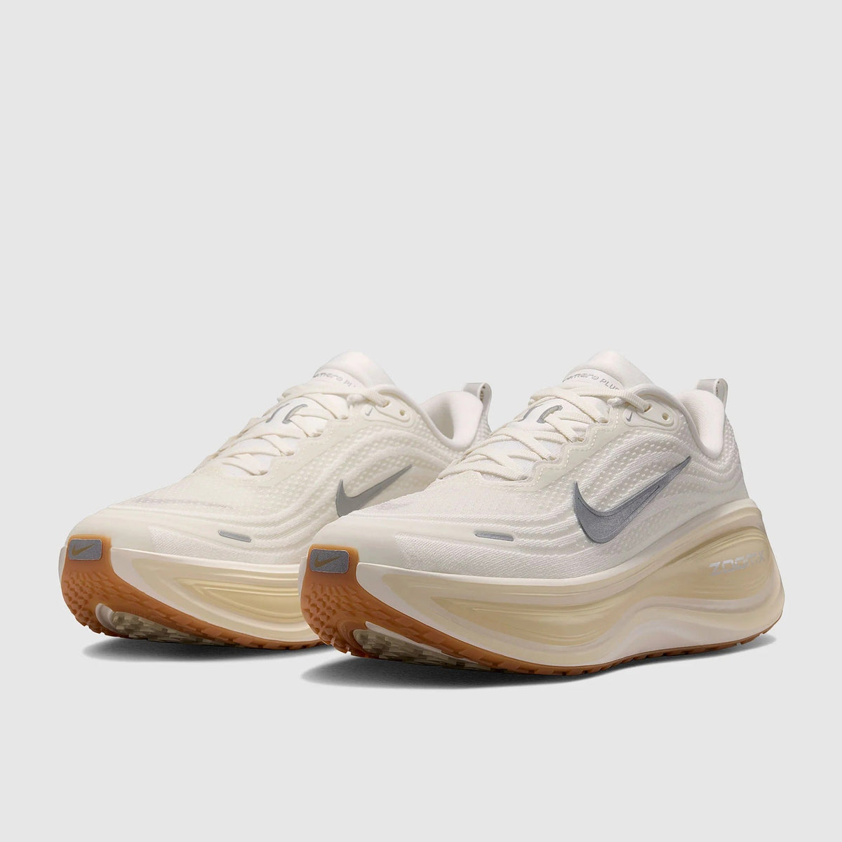 Nike Vomero Plus Men's Running Shoes - Sail/Metallic Silver/Coconut Milk/Light Aki/Light Cream/Gum Light Brown